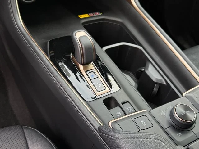 2025 Toyota Grand Highlander Hybrid - Image 20