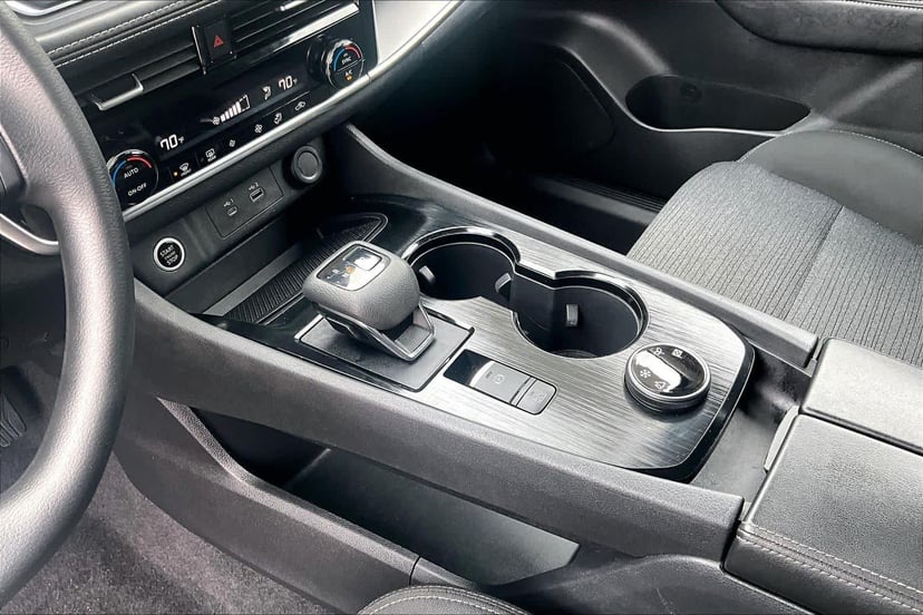 2022 Nissan Rogue - Image 16