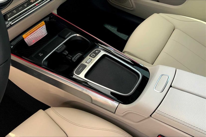 2025 Mercedes-Benz GLB 250 - Image 11