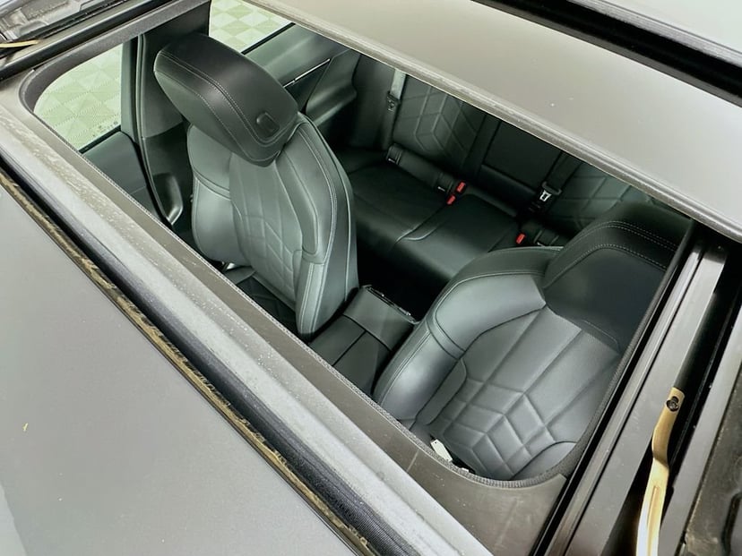 2025 BMW 5 Series - Image 22