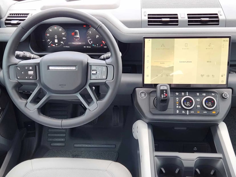 2026 LAND ROVER Defender 130 - Image 27