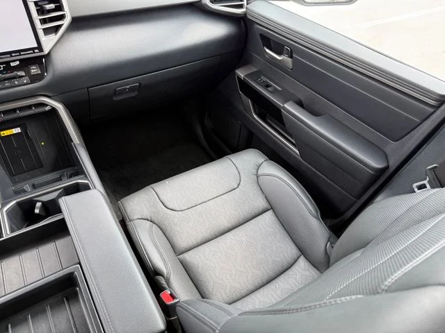 2022 Toyota Tundra - Image 27