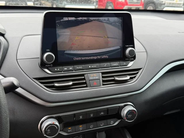 2022 Nissan Altima - Image 15