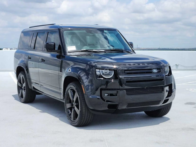 2026 LAND ROVER Defender 130 - Image 3