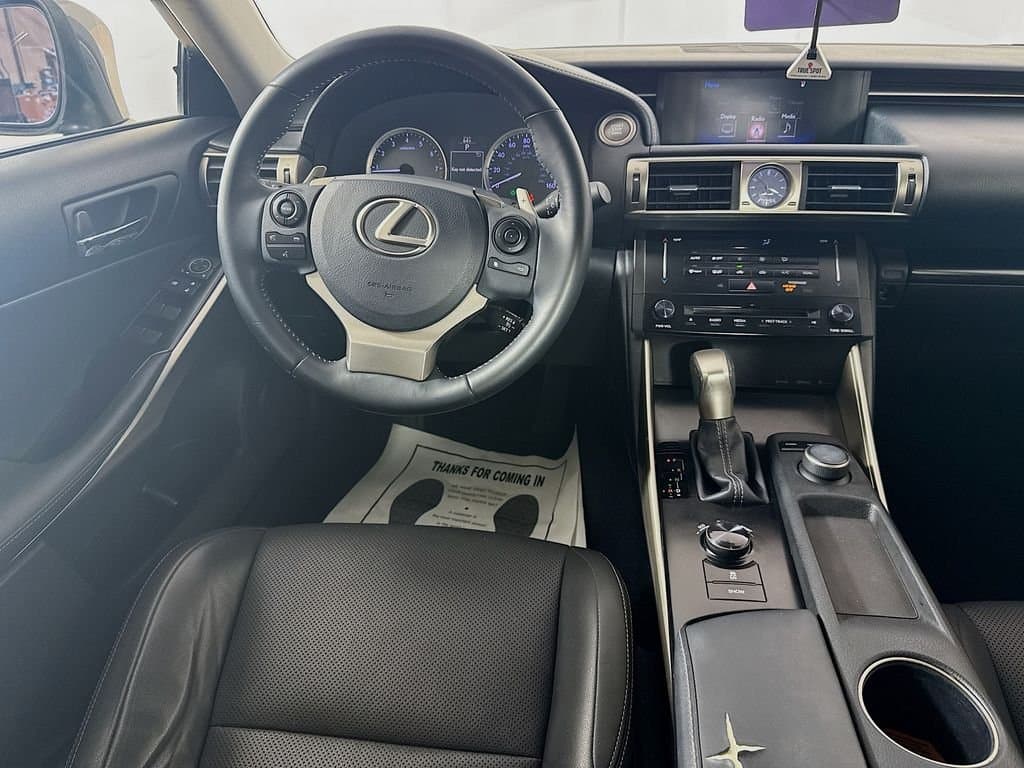 2014 LEXUS IS - Image 28