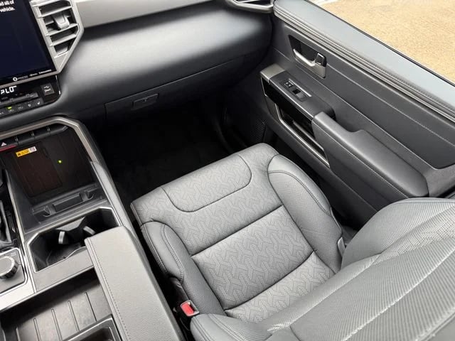 2023 Toyota Tundra - Image 23