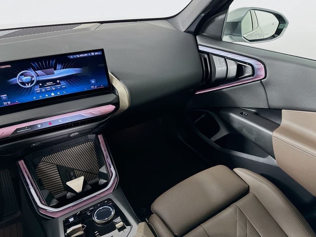 2025 BMW X3 - Image 22