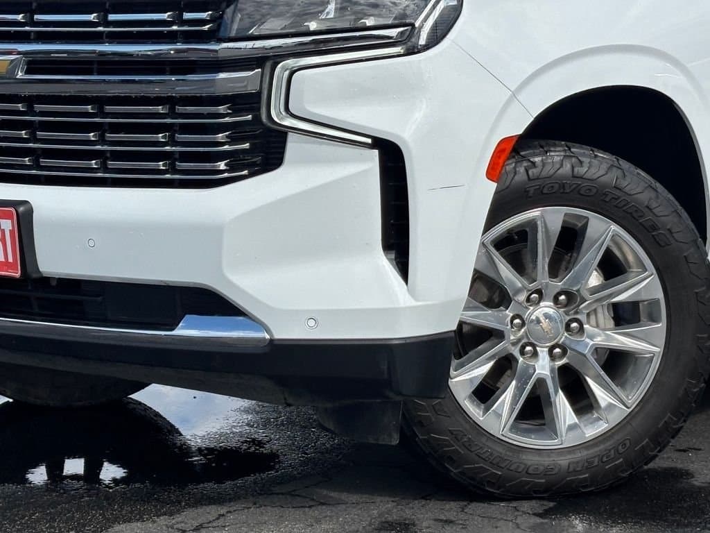 2023 Chevrolet Suburban - Image 3