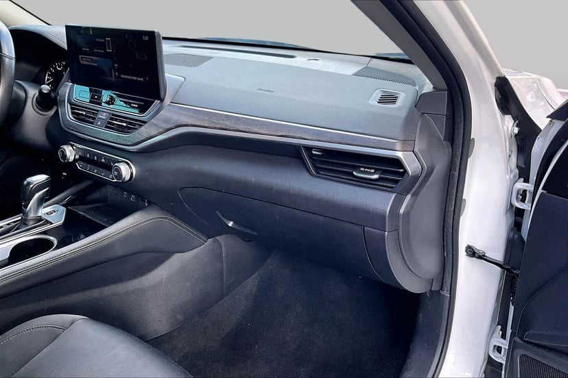 2024 Nissan Altima - Image 19