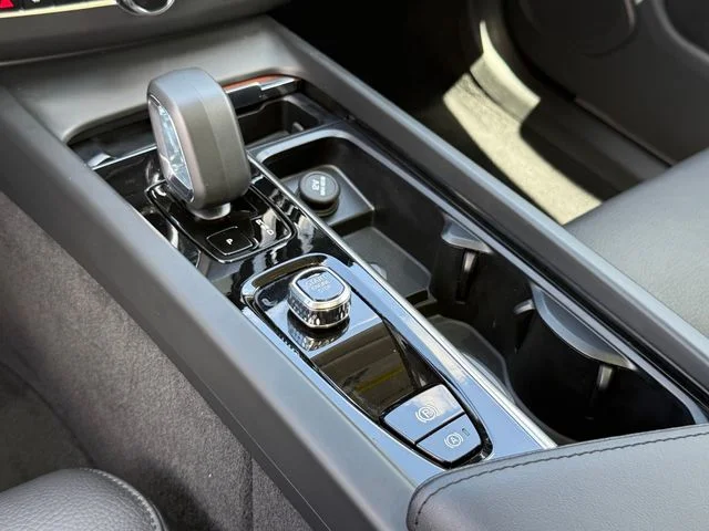 2024 Volvo XC60 - Image 20