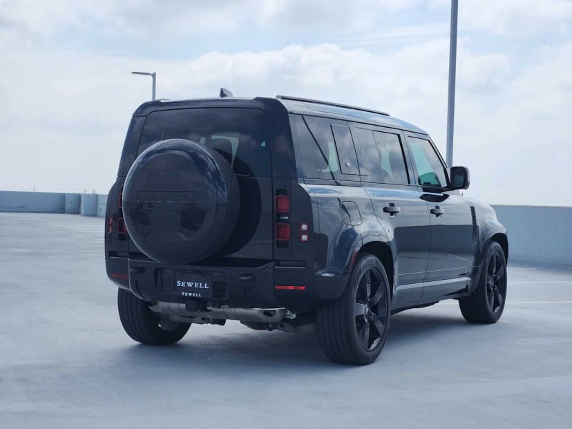 2024 Land Rover Defender - Image 5