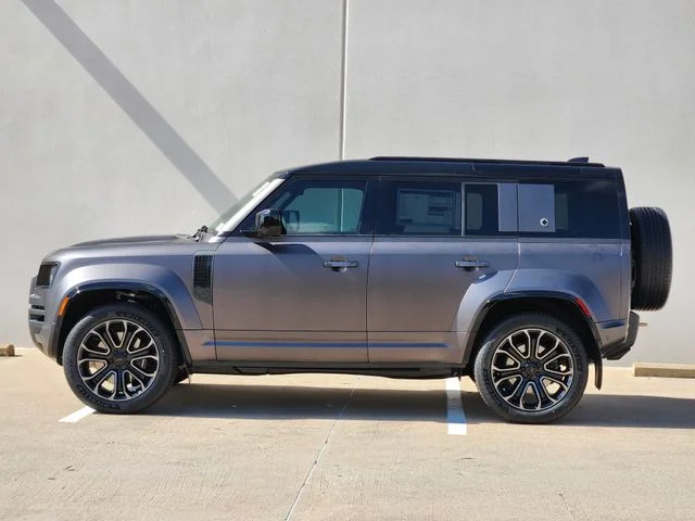 2026 Land Rover Defender 110 - Image 4