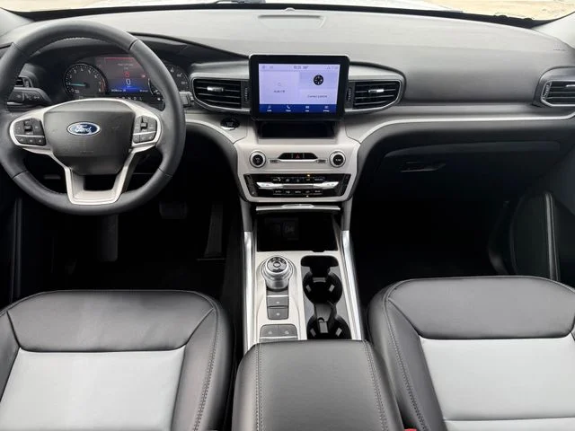 2023 Ford Explorer - Image 21