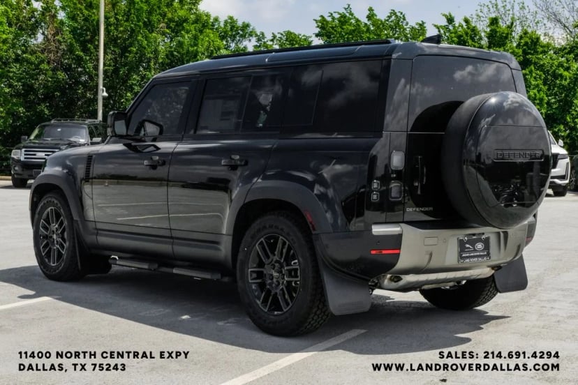 2026 Land Rover Defender 110 - Image 8