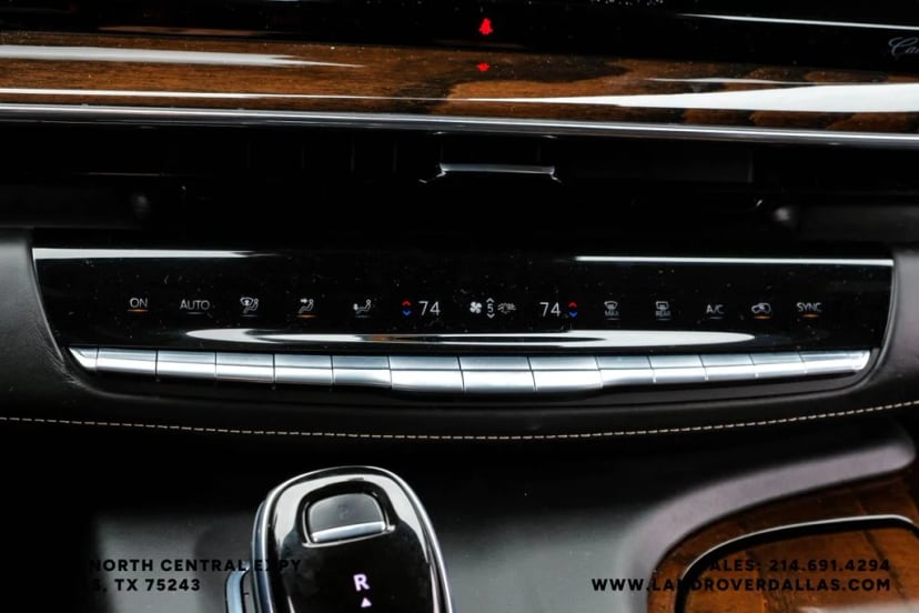 2021 Cadillac Escalade - Image 30