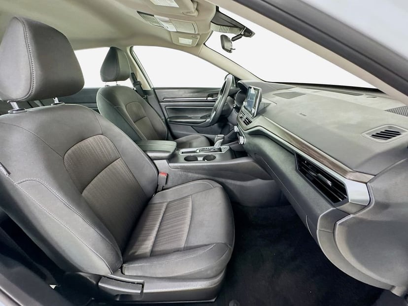 2025 Nissan Altima - Image 32