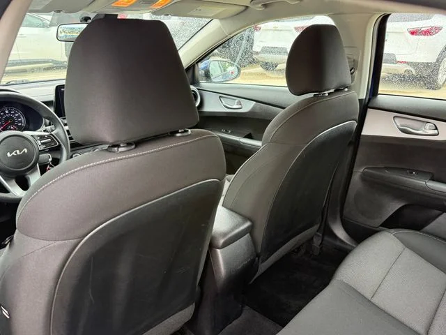 2023 Kia Forte - Image 23