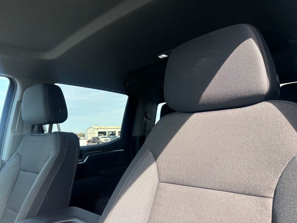 2025 Chevrolet Silverado 1500 - Image 11