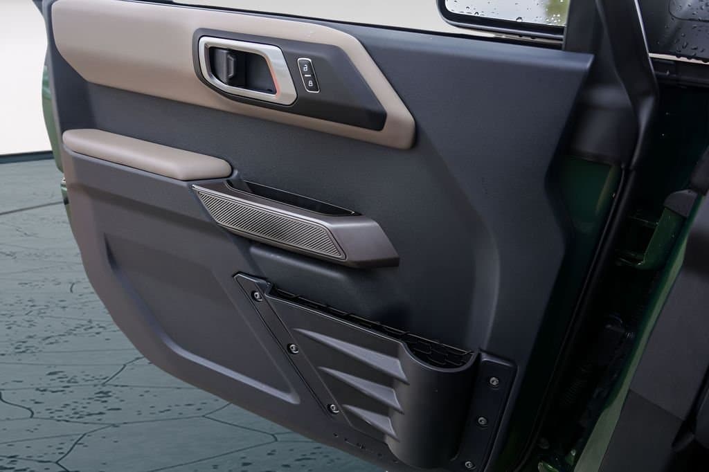 2023 Ford Bronco - Image 25