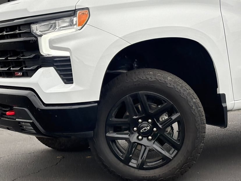 2025 Chevrolet Silverado 1500 - Image 3