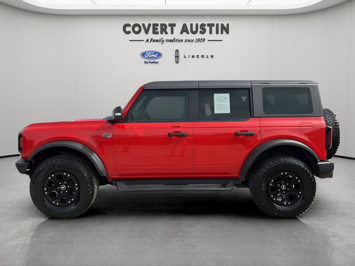 2023 Ford Bronco - Image 2