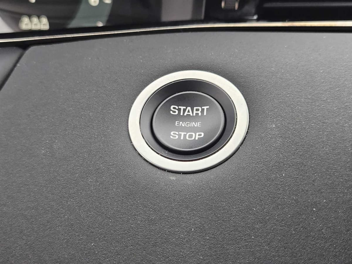 2026 Land Rover Range Rover Evoque - Image 18