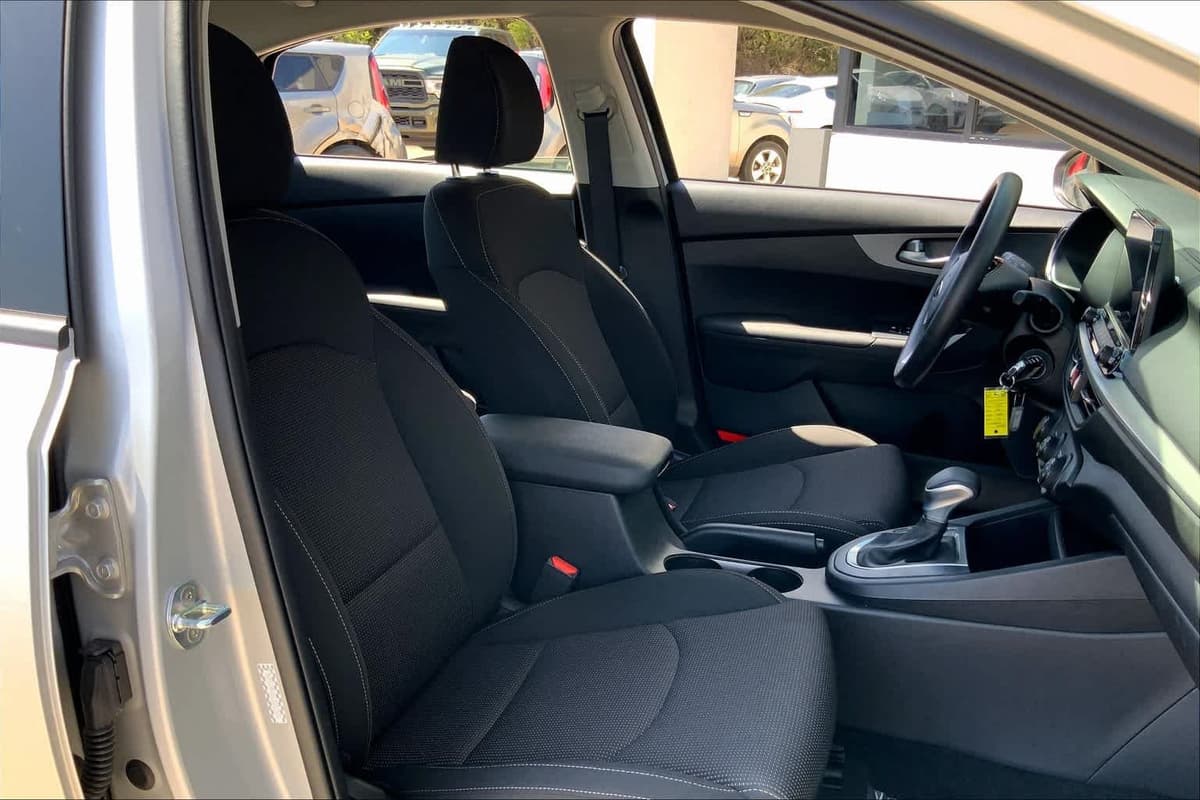 2020 Kia Forte - Image 8