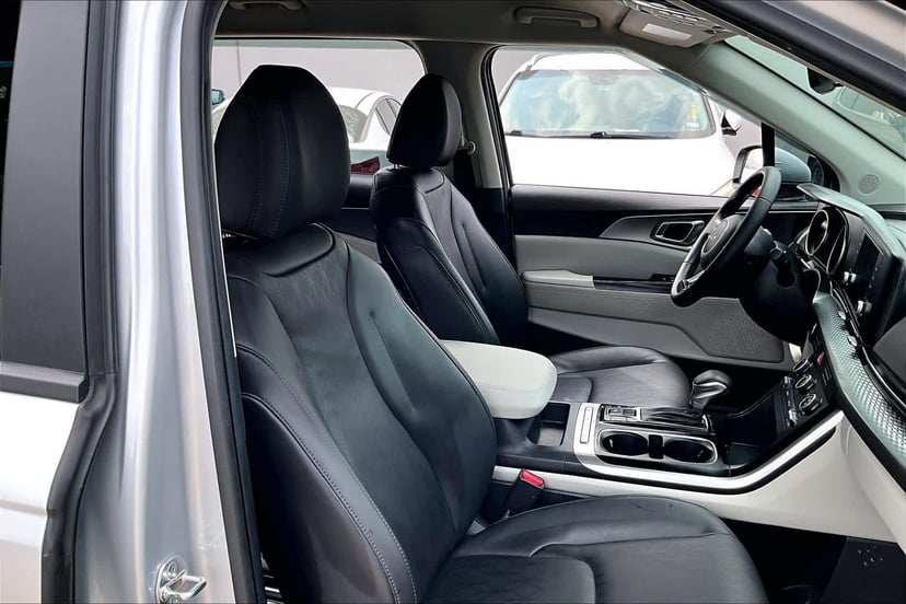 2023 Kia Carnival - Image 9