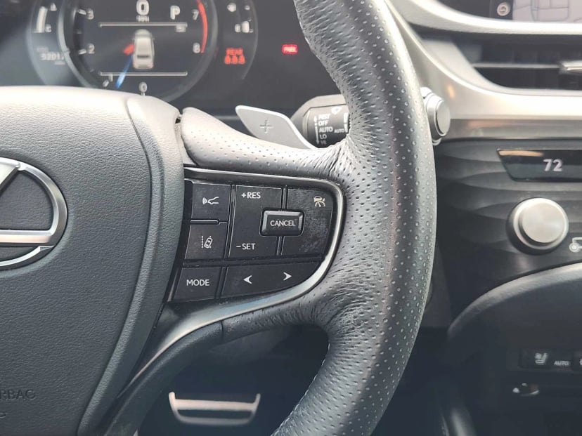 2021 Lexus ES 350 - Image 29