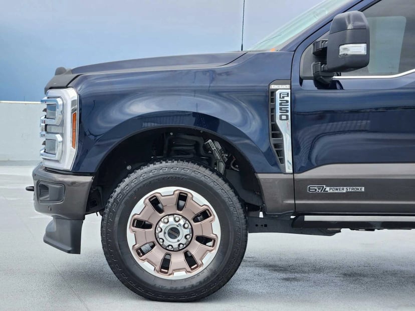 2025 Ford Super Duty F-250 Pickup - Image 9