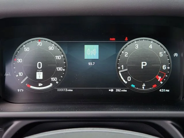 2026 Land Rover Defender 110 - Image 11