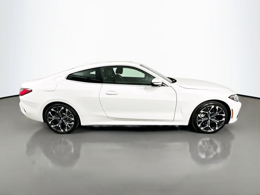 2025 BMW 4 Series - Image 4