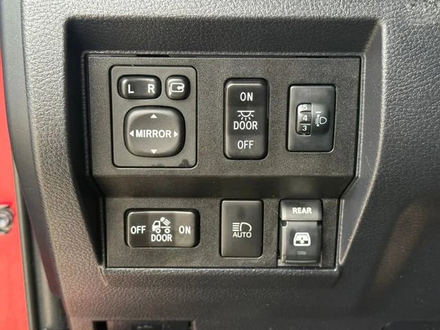 2019 Toyota Tundra - Image 19
