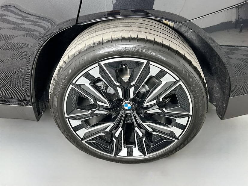 2025 BMW X3 - Image 23