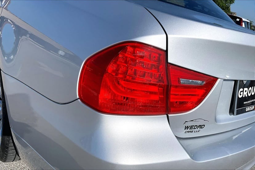 2011 BMW 328i - Image 27