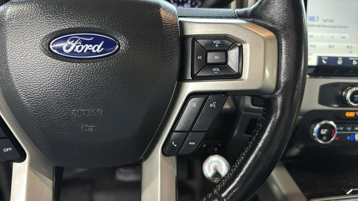 2022 Ford F-350SD - Image 13