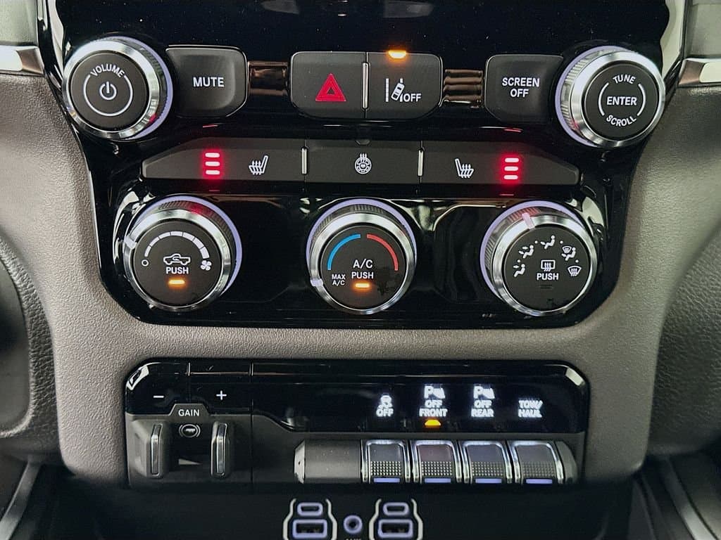 2025 Ram 1500 - Image 15