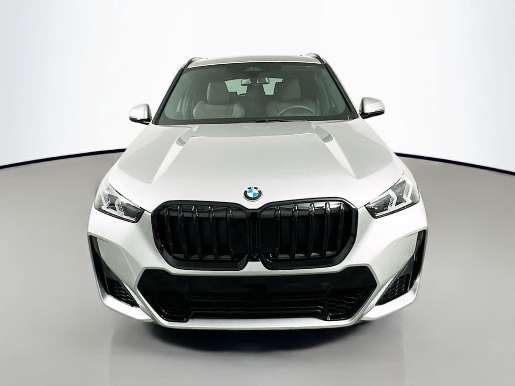 2025 BMW X1 - Image 2