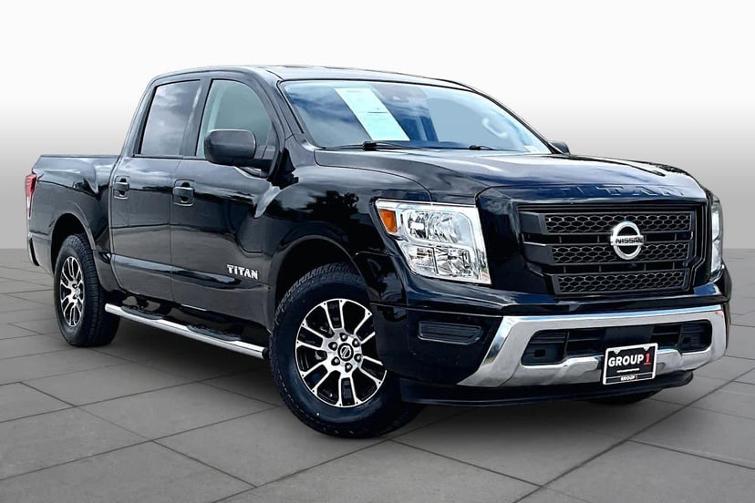 2022 Nissan Titan - Image 2