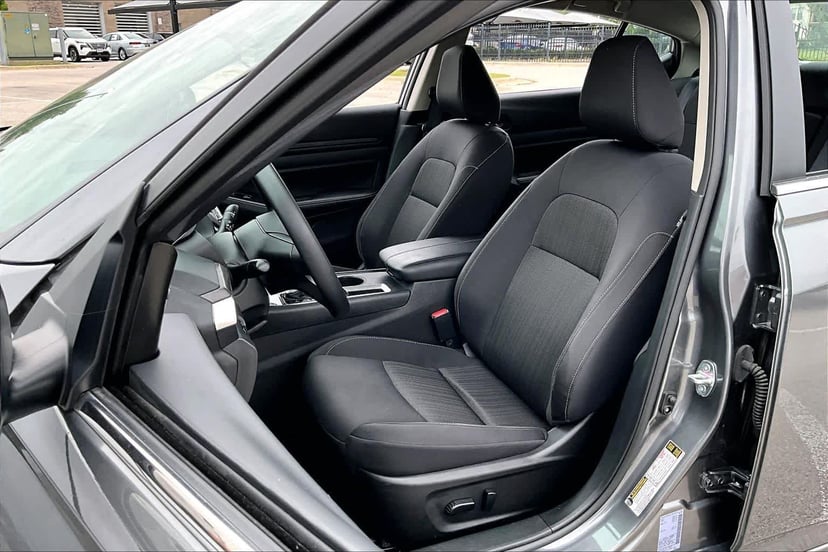 2025 Nissan Altima - Image 8