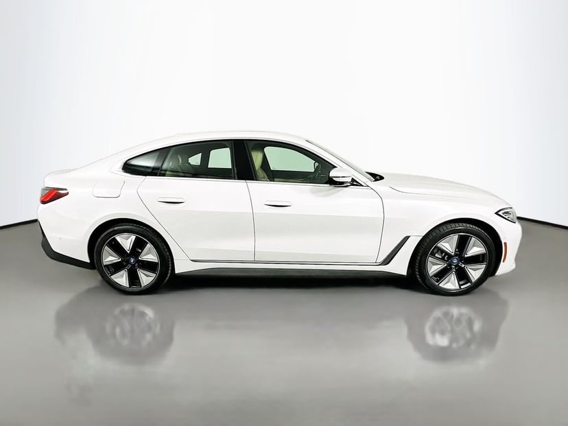 2023 BMW i4 - Image 4