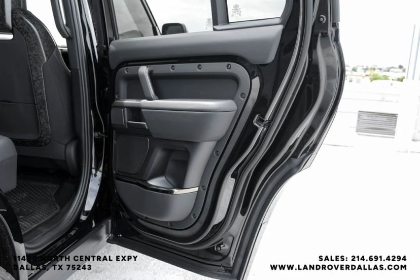 2026 Land Rover Defender 110 - Image 43
