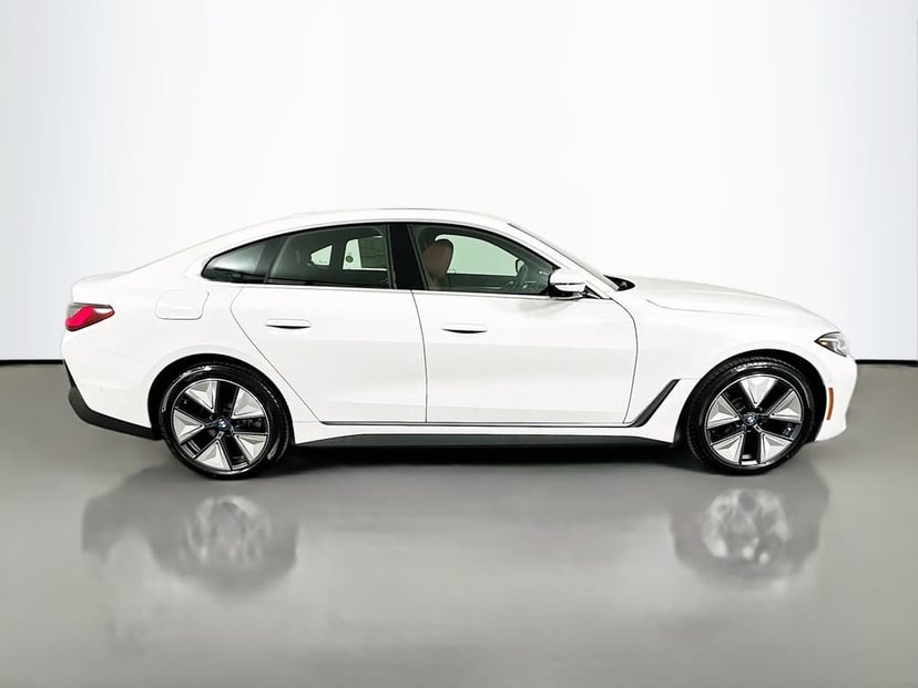 2026 BMW i4 - Image 4