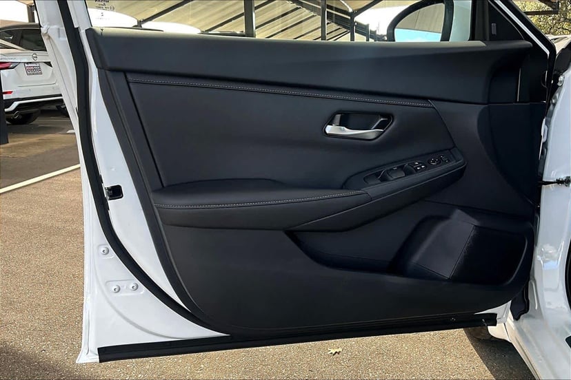 2025 Nissan Sentra - Image 13