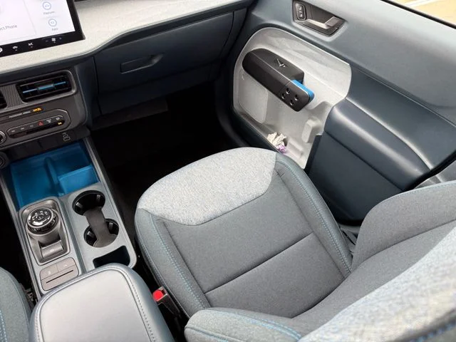2025 Ford Maverick - Image 25