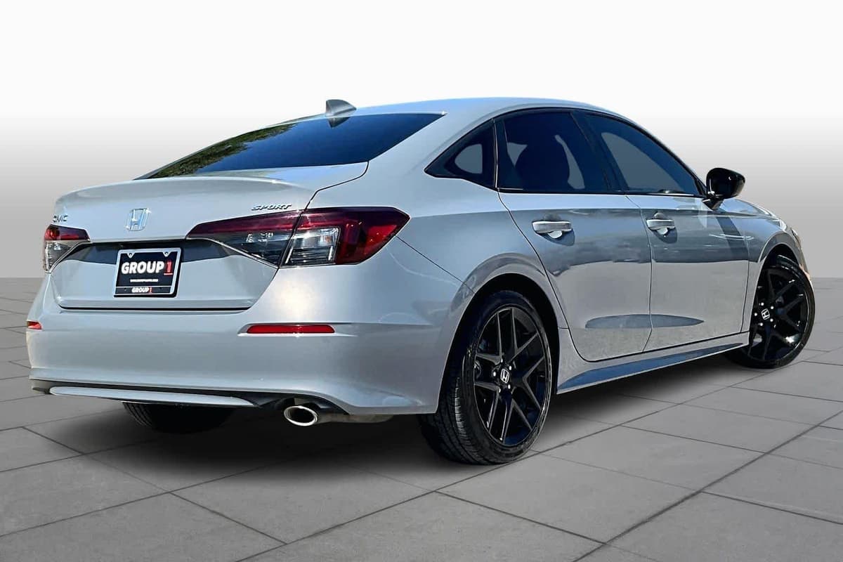 2025 Honda Civic - Image 13