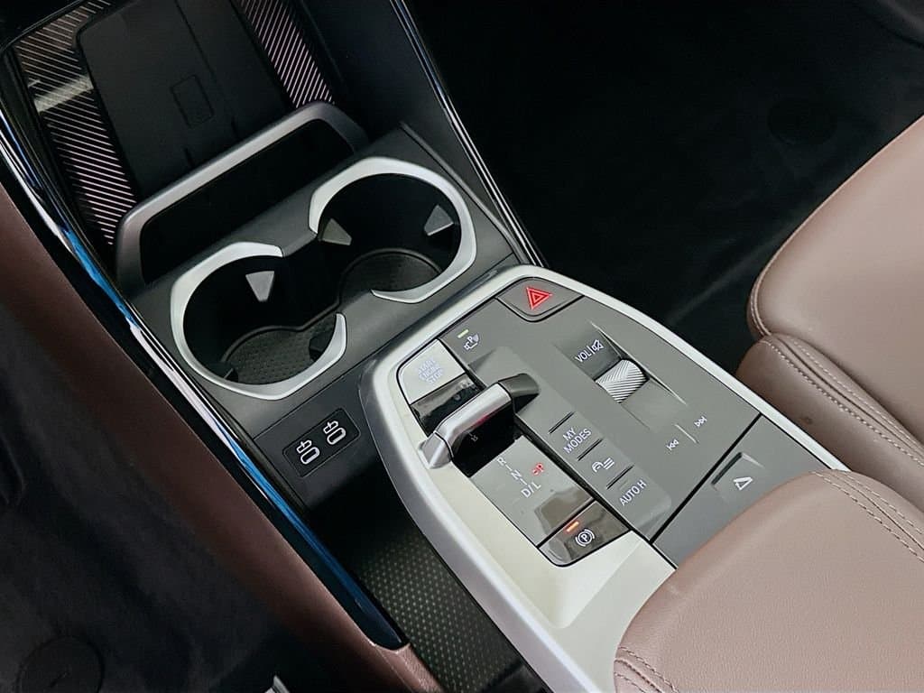 2025 BMW X1 - Image 16