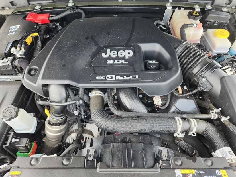 2022 Jeep Wrangler - Image 30