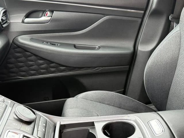 2023 Hyundai Santa Fe - Image 12