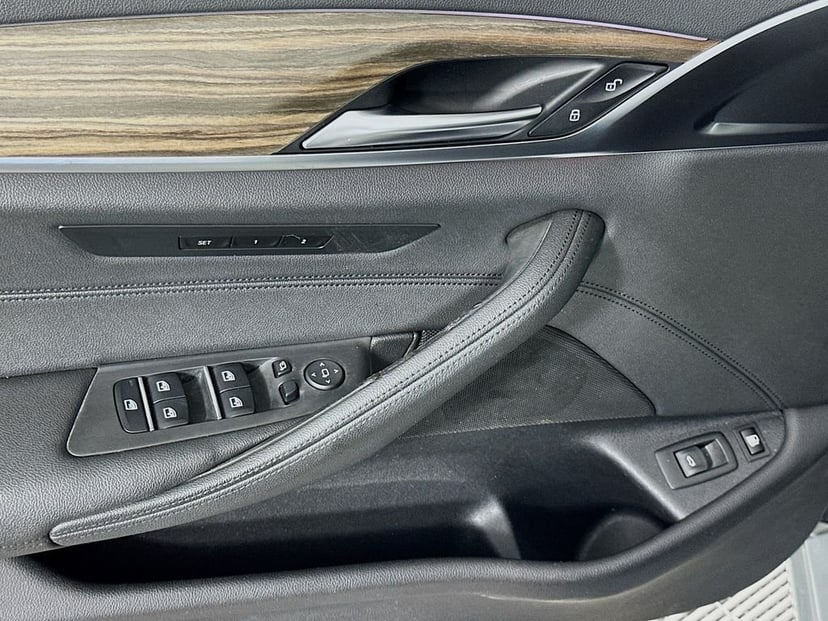 2018 BMW 5 Series - Image 18